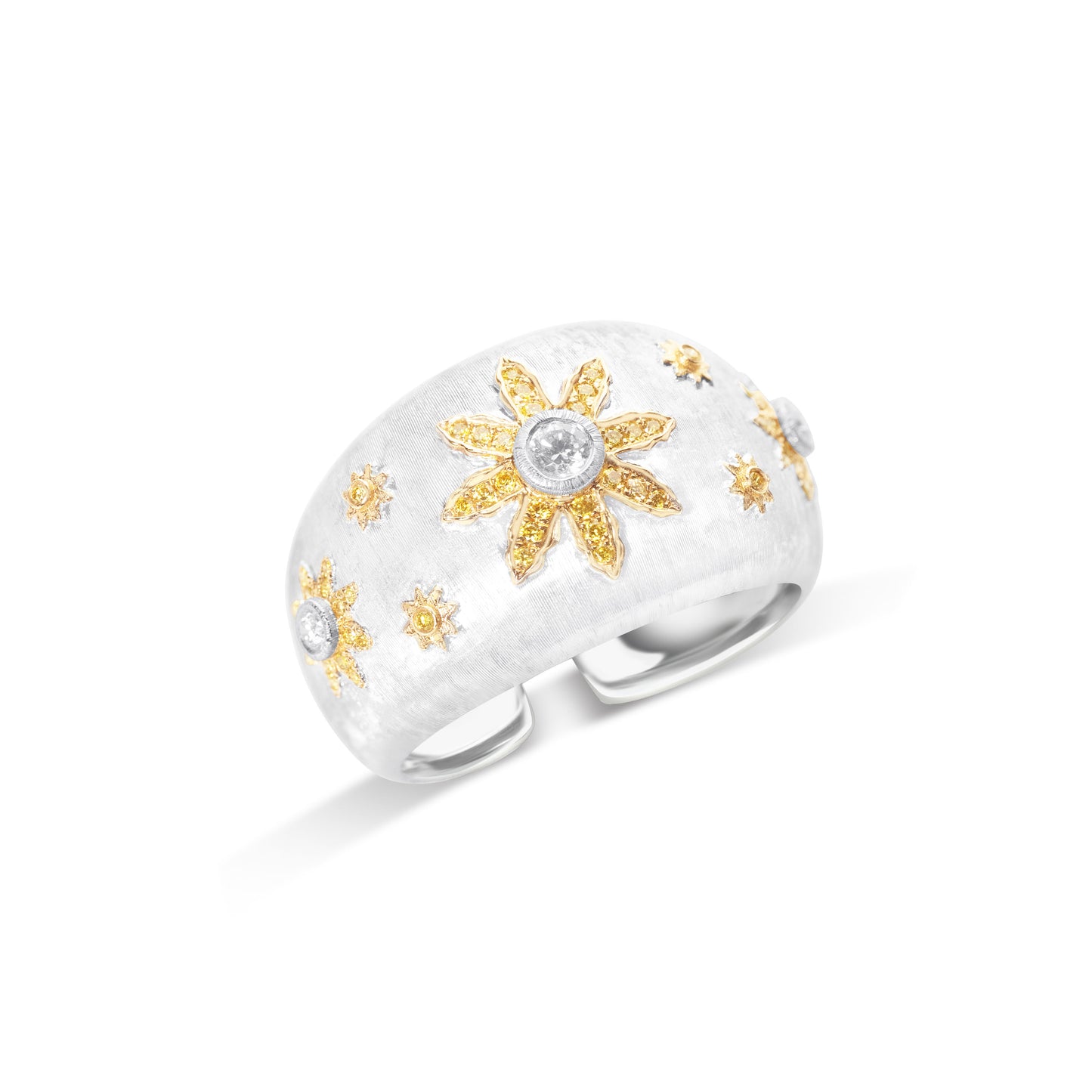 Golden dawn blossom floral ring in fine gold by Fantasilvia Fine Jewelry.