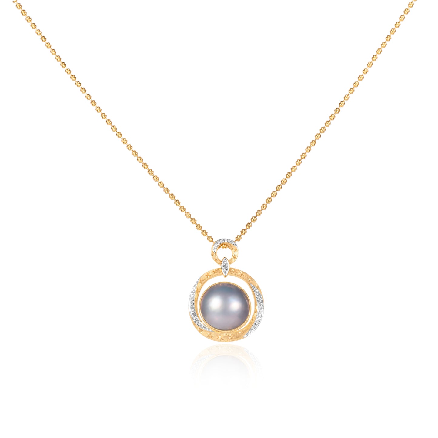 Natural blue mabe pearl pendant in fine gold by Fantasilvia Fine Jewelry.