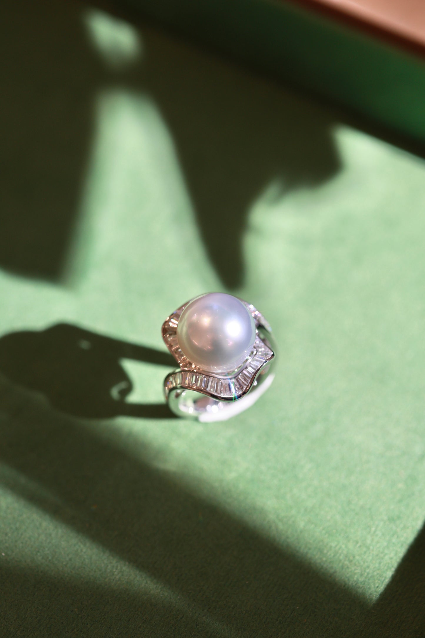 18K South Sea Pearl Waves Ring