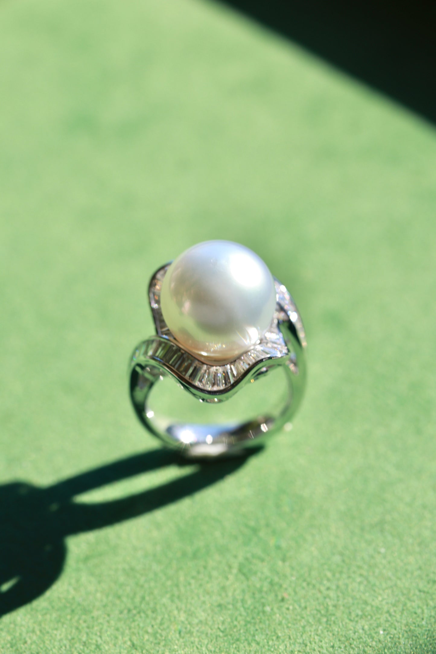 18K South Sea Pearl Waves Ring