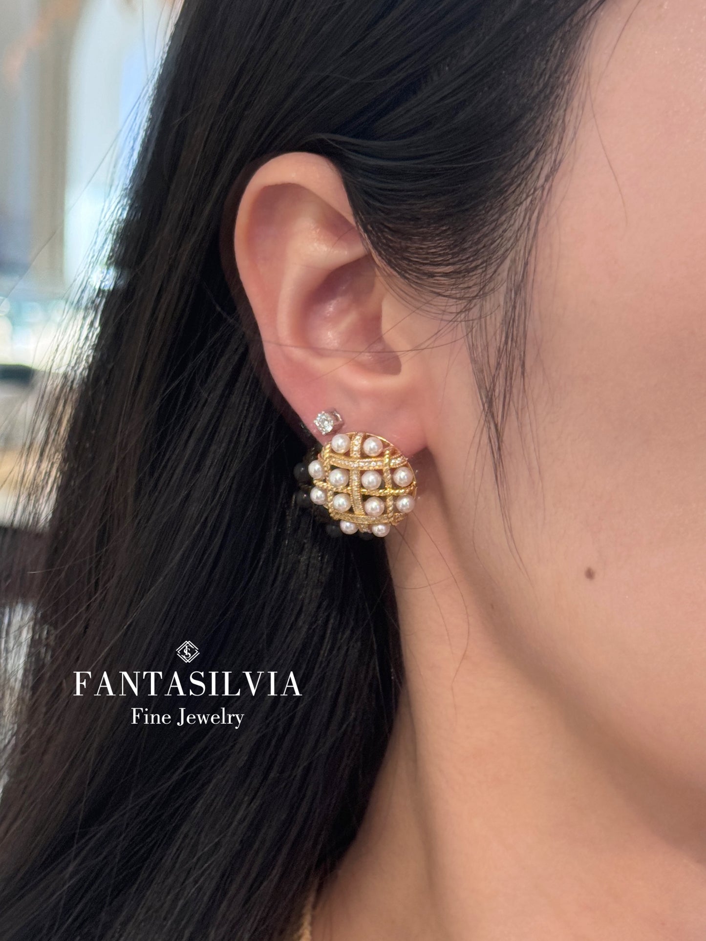 Vintage Design Gold & Pearl Stud Earrings