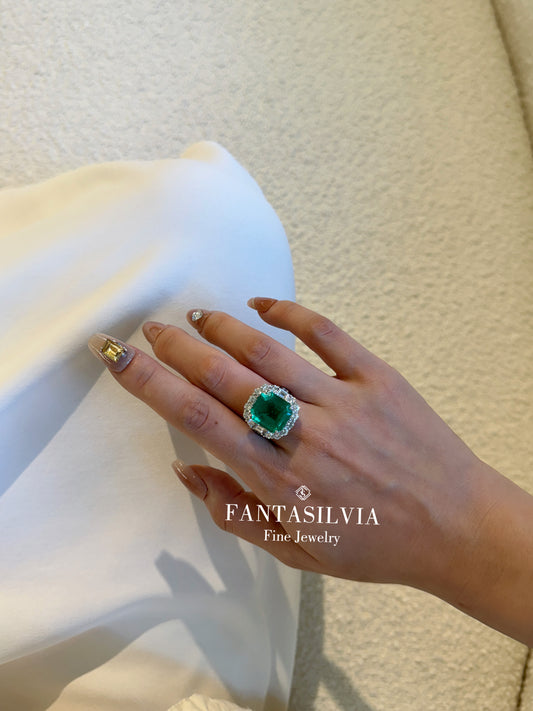 Aurora Emerald Majesty Ring