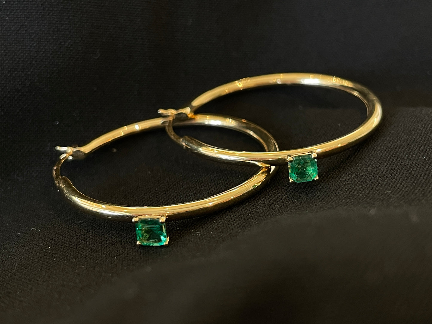 18K Gold Emerald 35mm Hoop Earrings