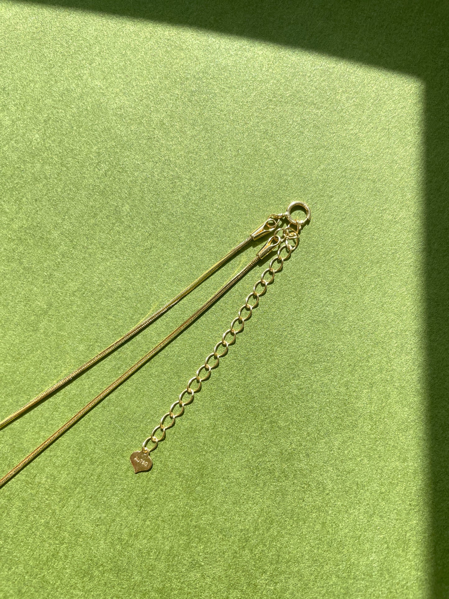 18K Delicate 3D Herringbone Chain