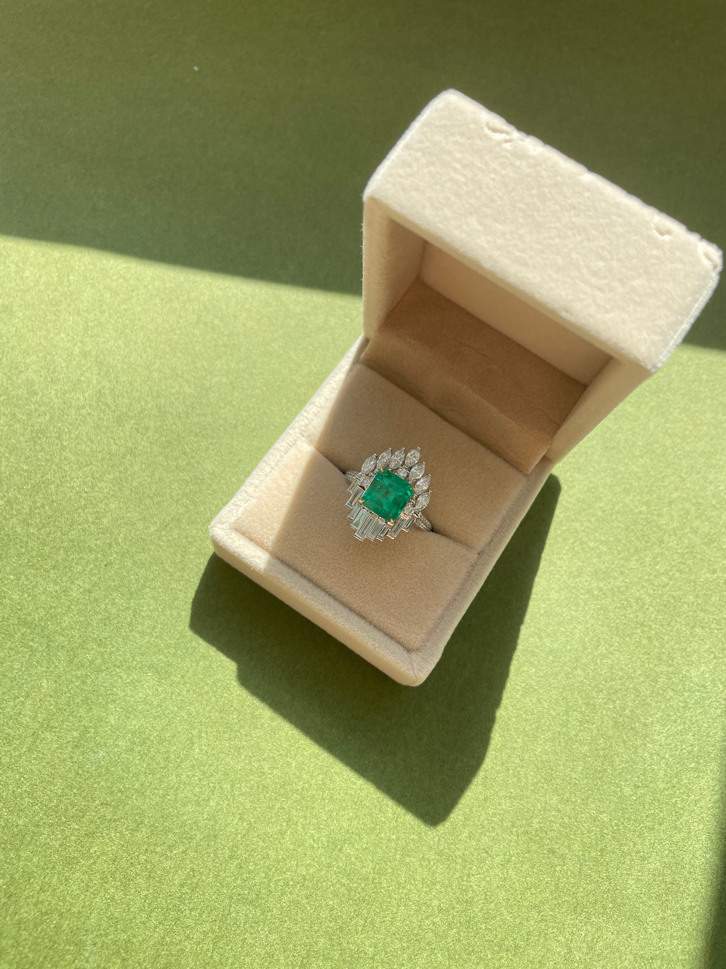 Diamond & Emerald Solitaire Halo Flame Design Ring