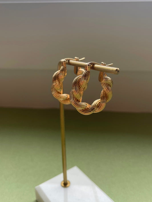 18K Assisi Twist Huggies
