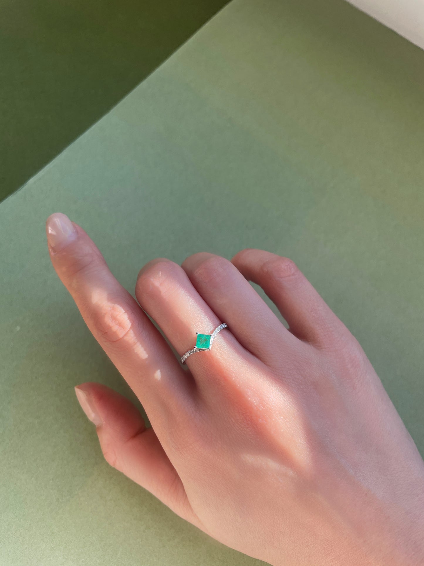 Natrual Emerald Tiara Contour Band