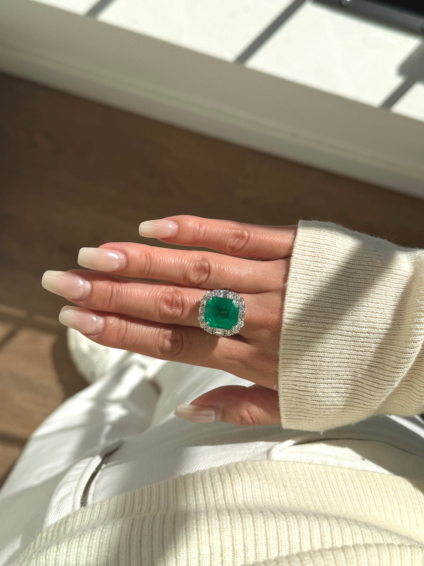 Aurora Emerald Majesty Ring Fantasilvia Jewelry
