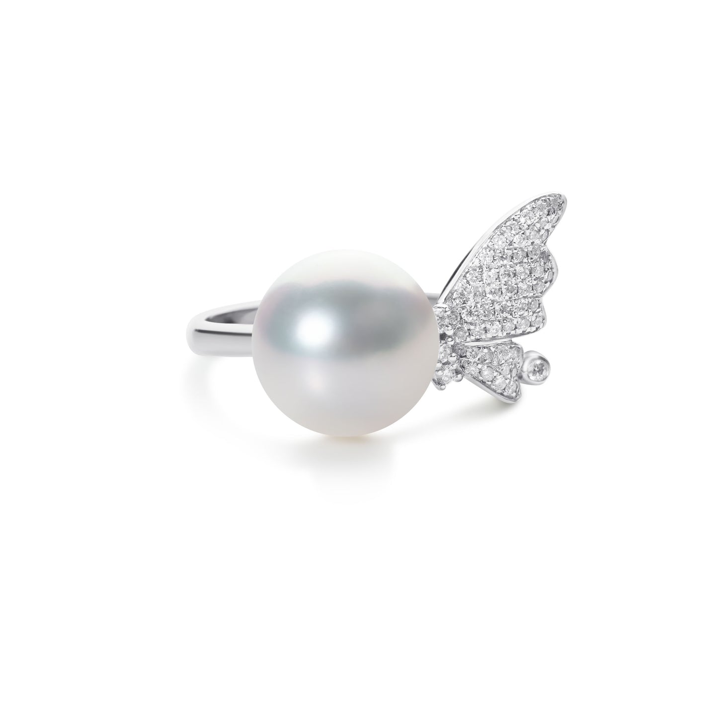 South Sea pearl ring with diamond angel wing design crafted in 18K gold by Fantasilvia Fine Jewelry.
