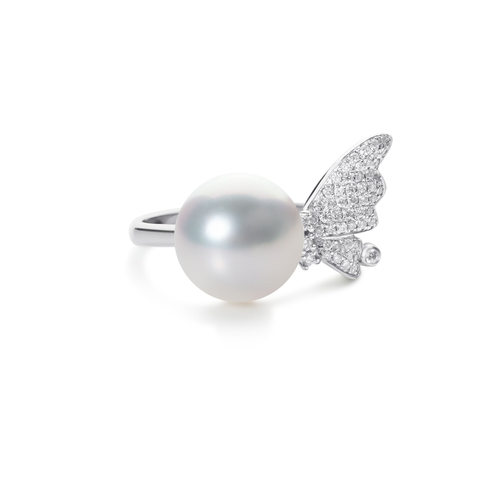 South Sea pearl ring with diamond angel wing design crafted in 18K gold by Fantasilvia Fine Jewelry.
