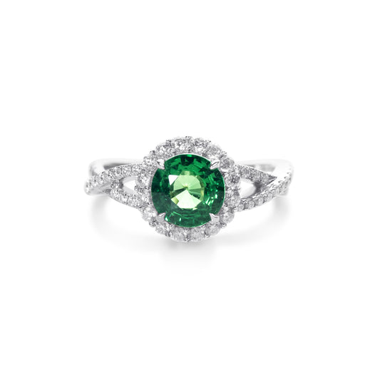 Natural tsavorite garnet ring crafted in fine gold by Fantasilvia Fine Jewelry.
