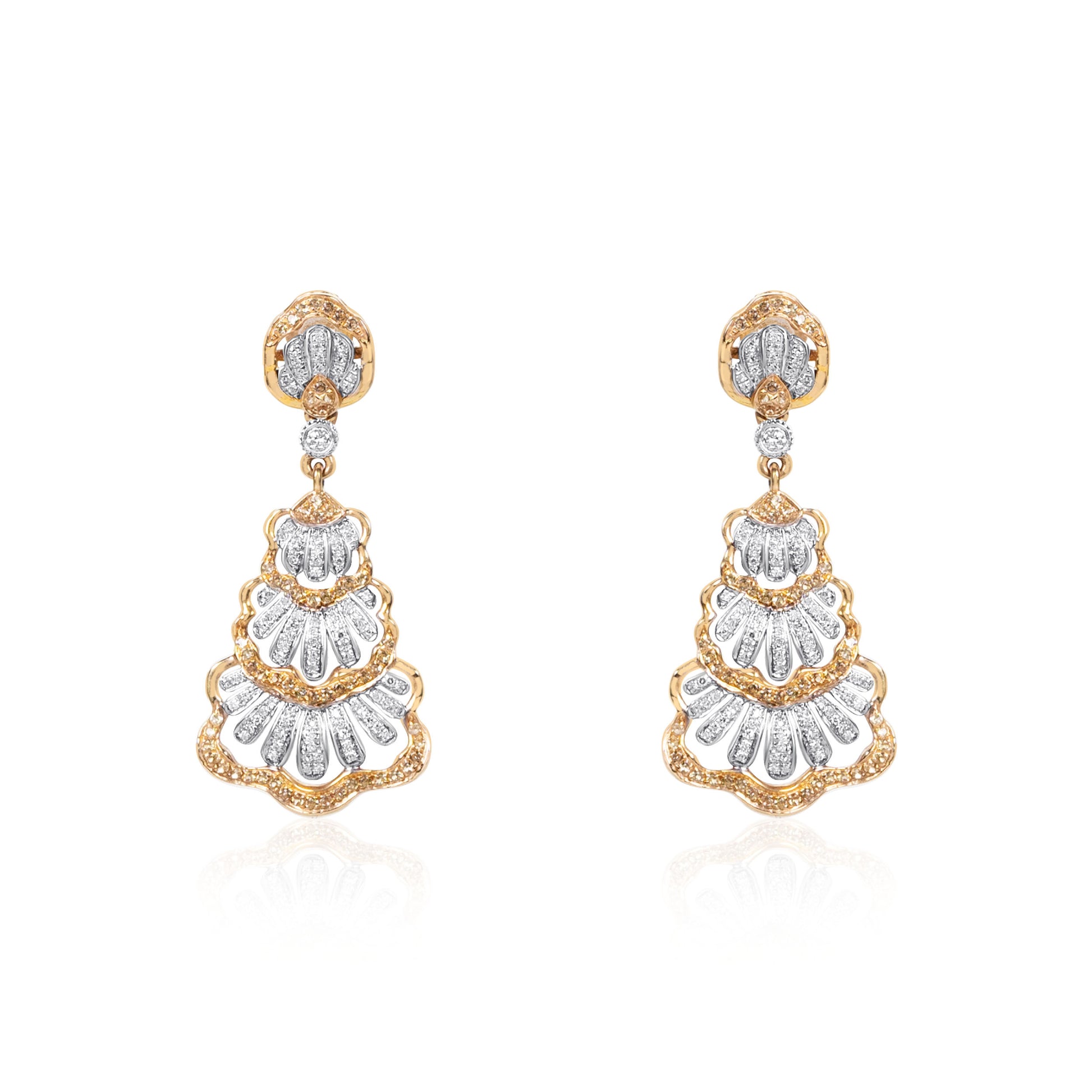 Natural diamond evening dress earrings in fine gold by Fantasilvia Fine Jewelry.
