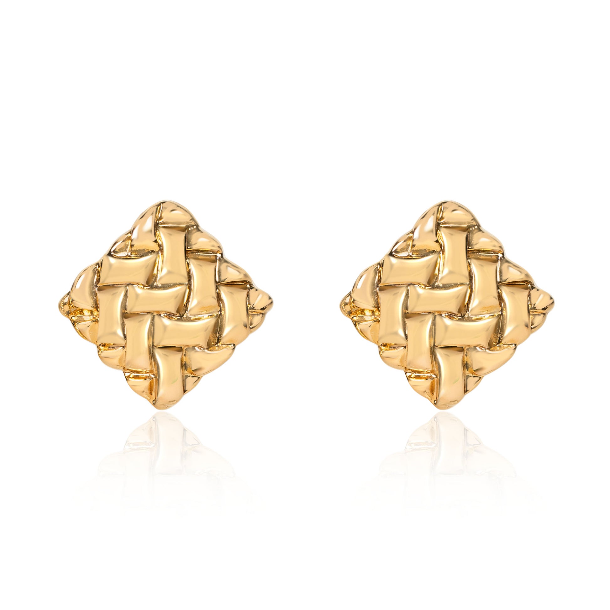 18K yellow gold woven grid stud earrings crafted by Fantasilvia Fine Jewelry.
