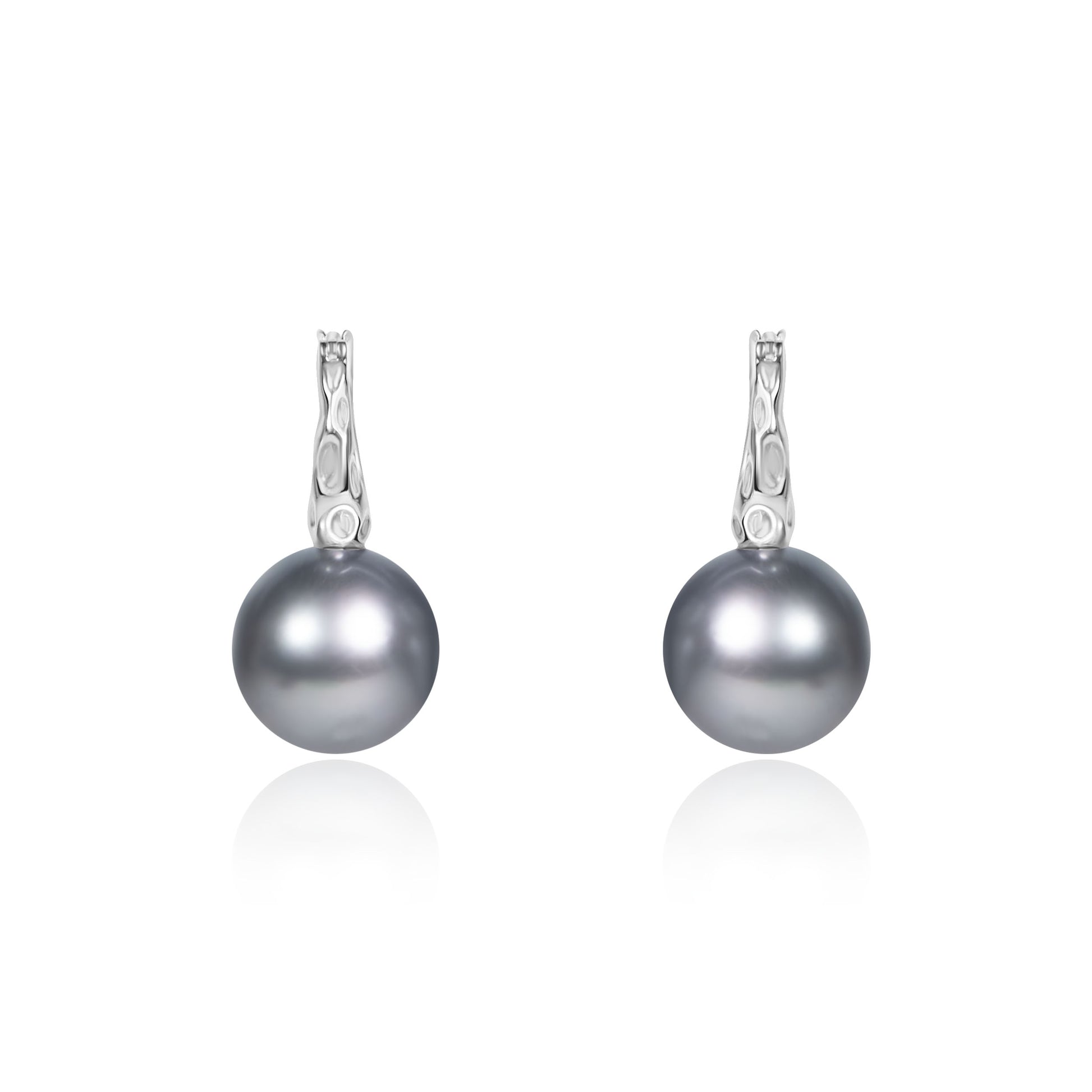South Sea grey pearl stud earrings set in platinum by Fantasilvia Fine Jewelry.
