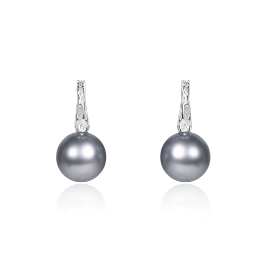 South Sea grey pearl stud earrings set in platinum by Fantasilvia Fine Jewelry.
