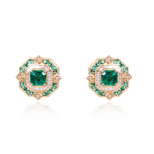 Natural emerald Art Deco stud earrings in fine gold by Fantasilvia Fine Jewelry.
