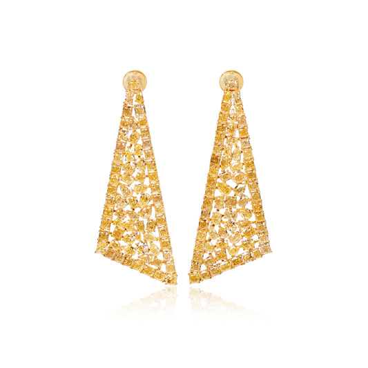 Golden prism yellow diamond earrings crafted in fine gold by Fantasilvia Fine Jewelry.
