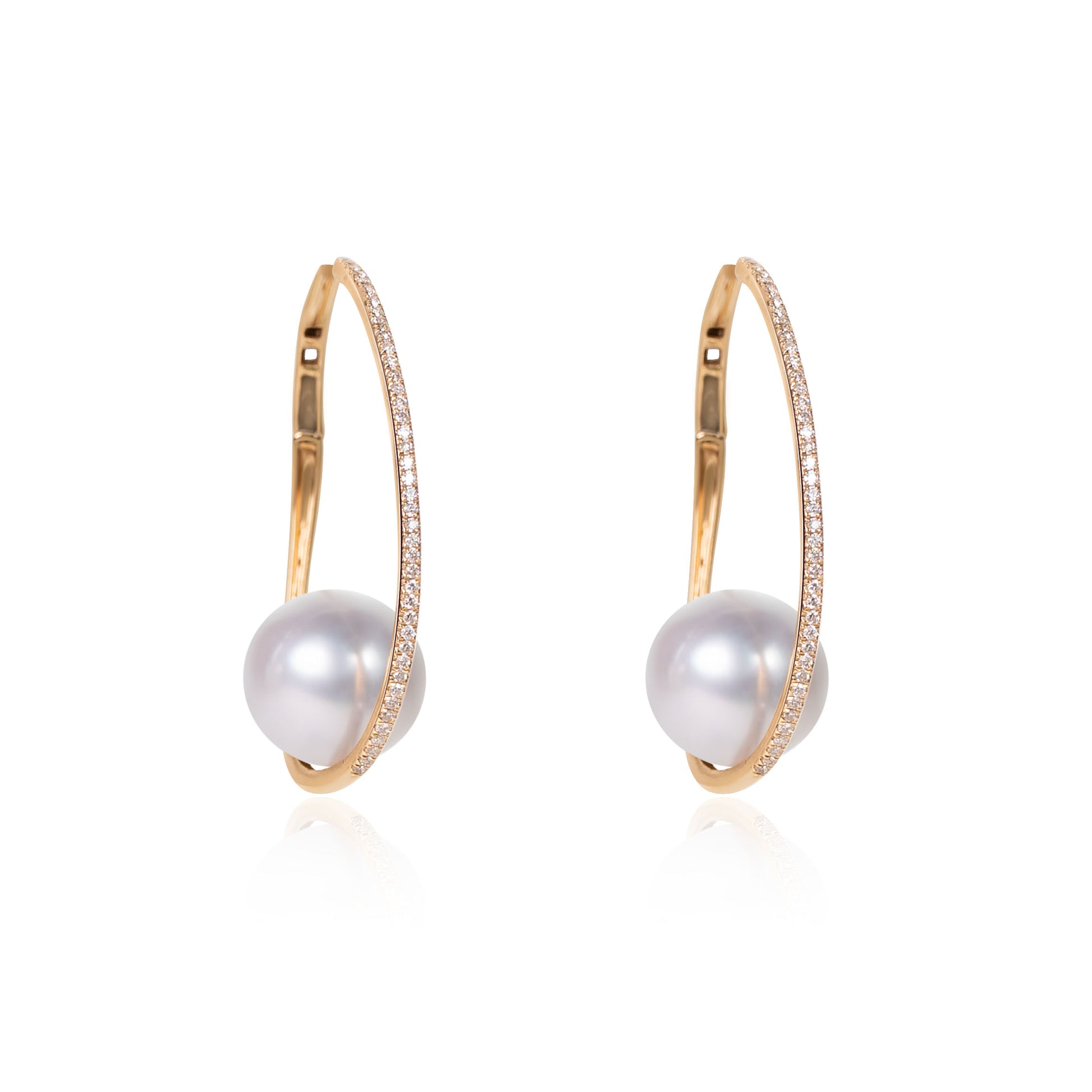 South Sea pearl and diamond hoop earrings in fine gold by Fantasilvia Fine Jewelry.
