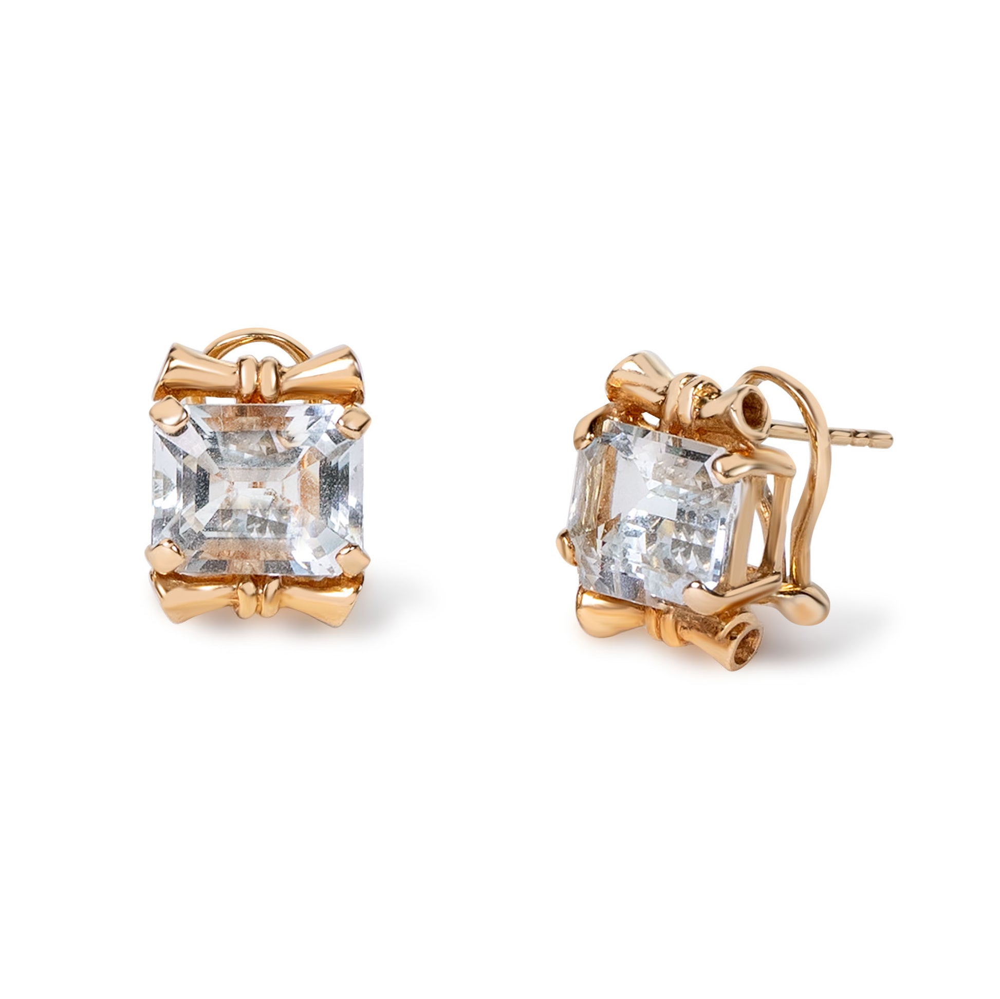 Natural aquamarine stud earrings handcrafted in Italy in fine gold by Fantasilvia Fine Jewelry.
