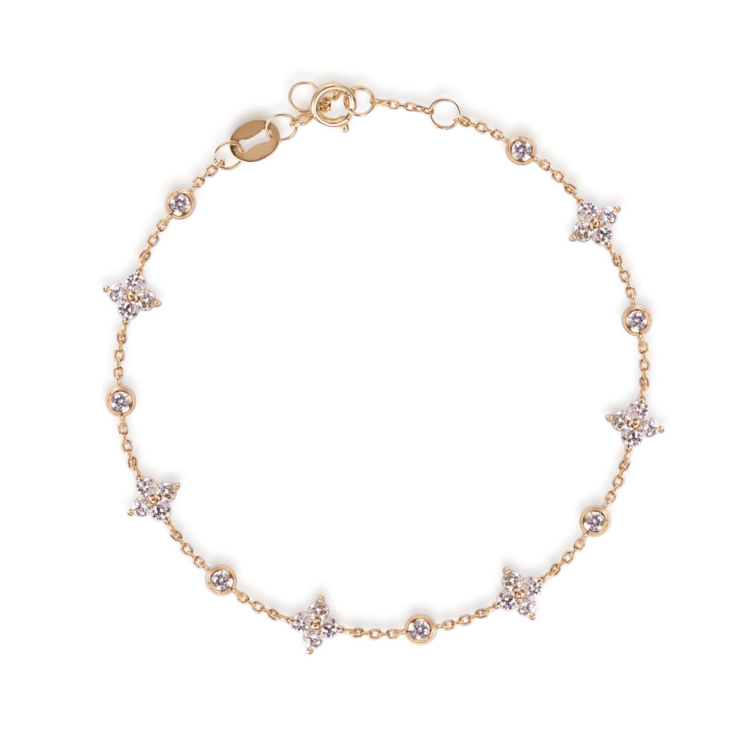 Clover motif natural diamond bracelet by Fantasilvia Fine Jewelry.
