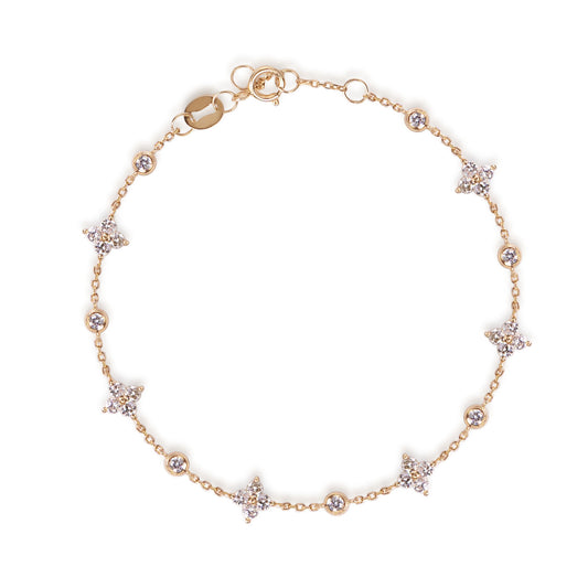 Clover motif natural diamond bracelet by Fantasilvia Fine Jewelry.
