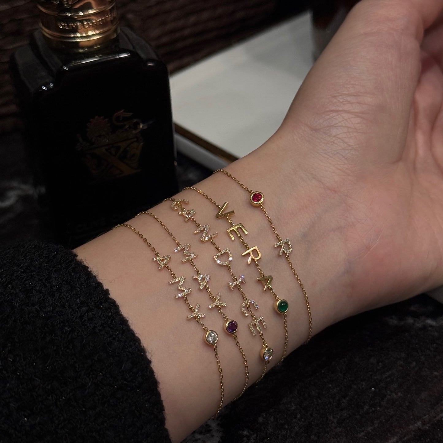 Bracelet avec pierre de naissance et initiale