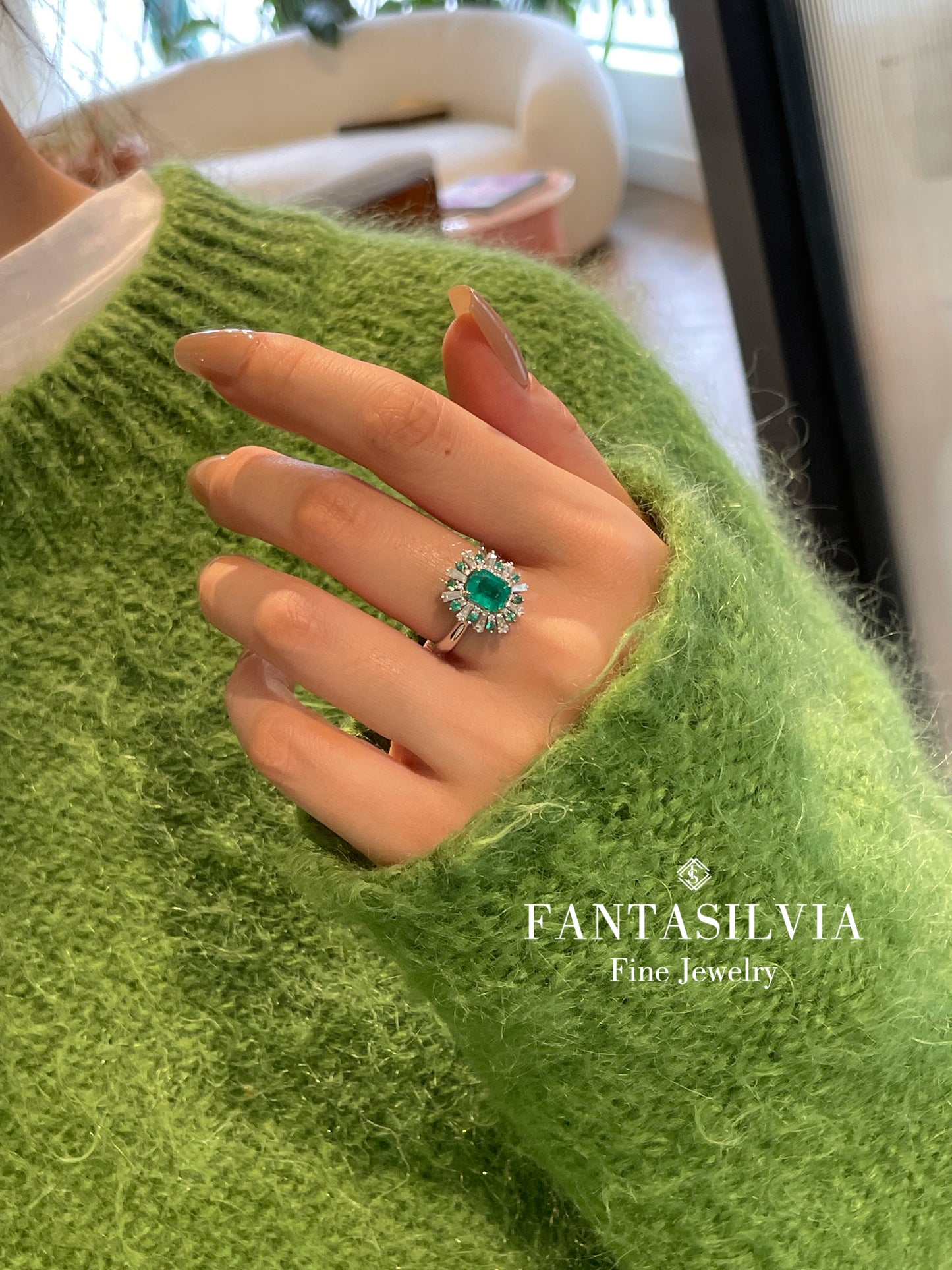 18K Emerald Sparkle Ring