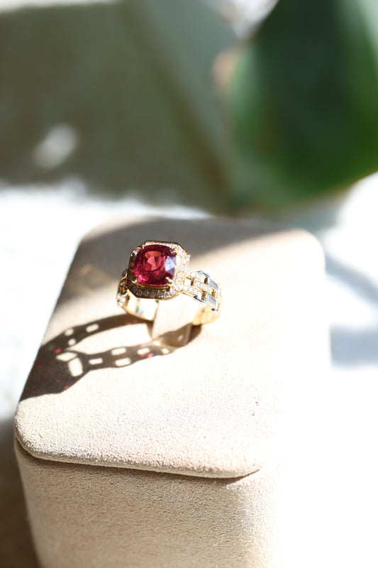 Cuba Link Band Ring-Red Spinel Diamond Halo